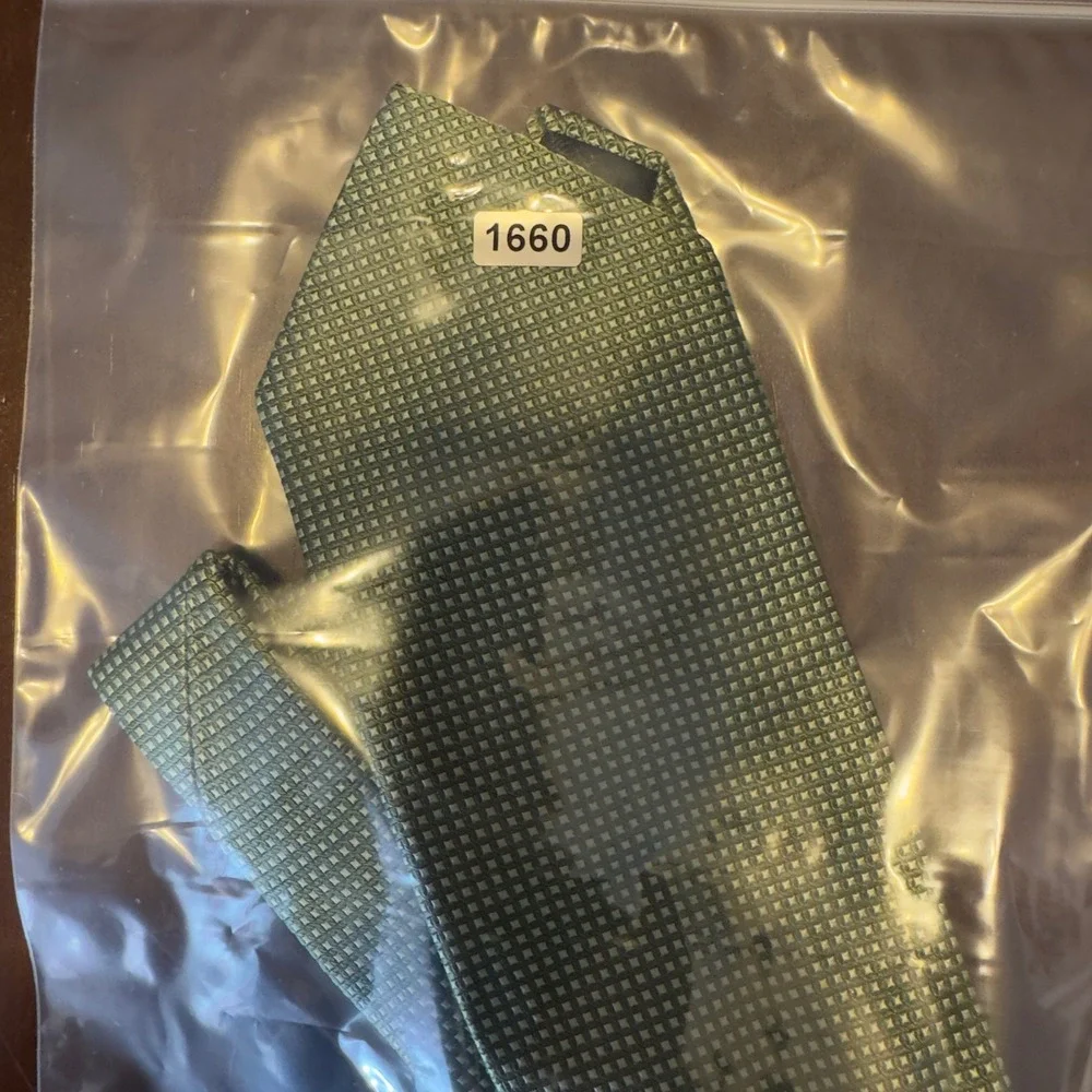 1660 | Brooks Brothers 346 Silk Geometric Textured Classic Necktie Green Mens OS